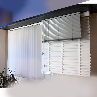 exposicion de estores en nuestra tienda de zarautz